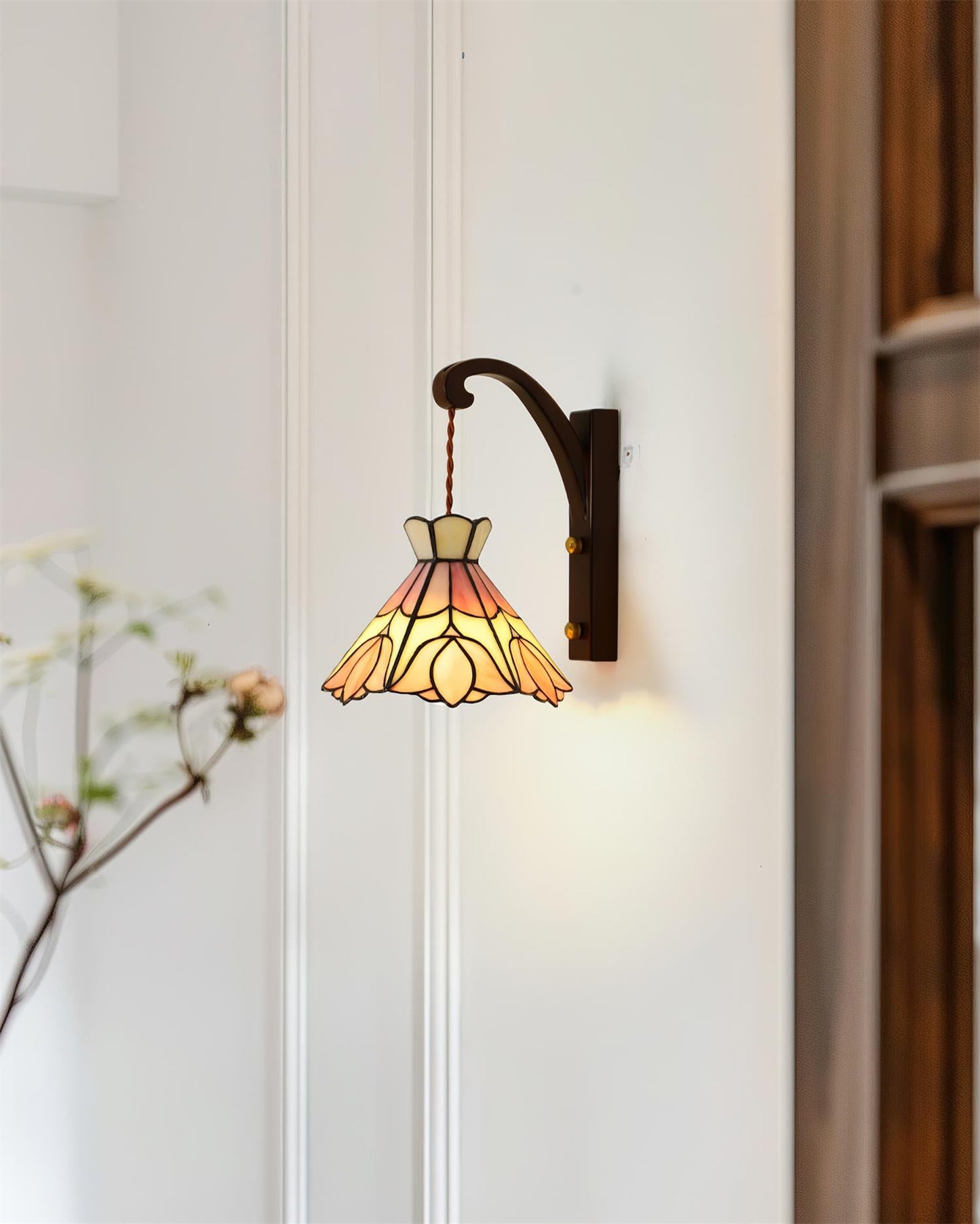 Clémence Serena Tiffany Wandleuchte Messing Holz und Glas LED-Beleuchtung