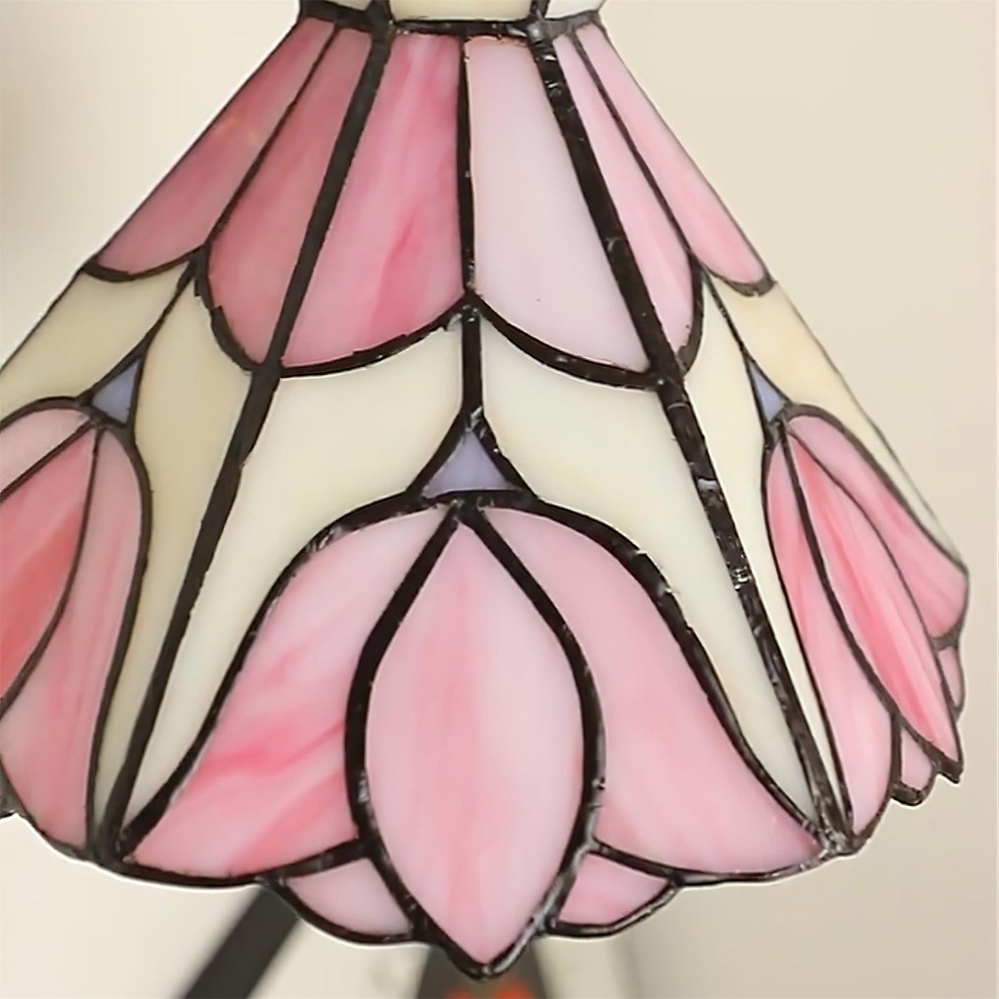 Clémence Serena Tiffany Wandleuchte Messing Holz und Glas LED-Beleuchtung
