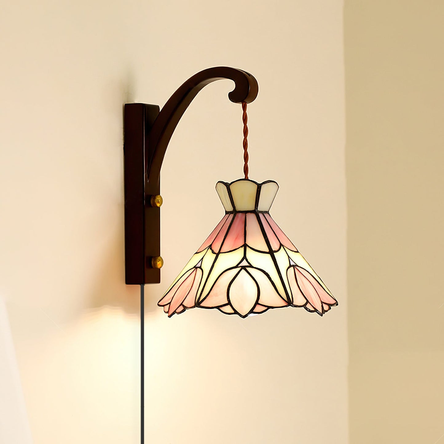 Clémence Serena Tiffany Wandleuchte Messing Holz und Glas LED-Beleuchtung