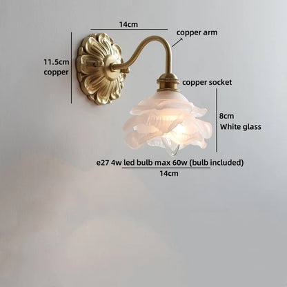 Isabelle Glasblume Messing Wandleuchte
