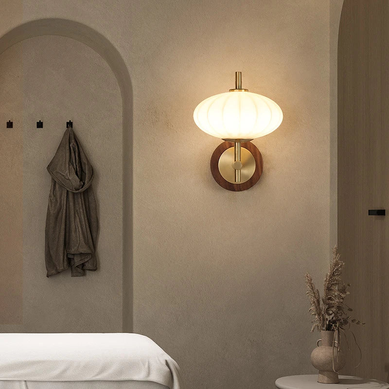 Camille Aurelia Gerippte Glas LED Wandleuchte