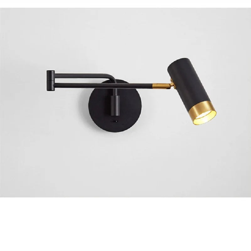 Verstellbare Victoire Wandleuchte mit modernem Metalldesign