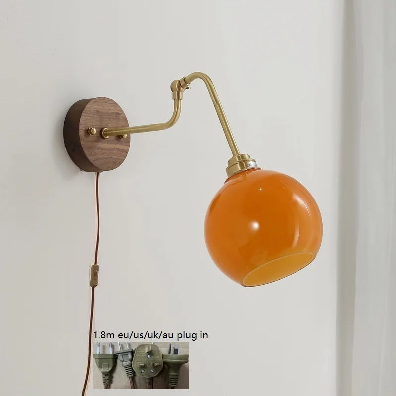 Camille Verstellbare Wandleuchte aus Stoff mit Kupferarm