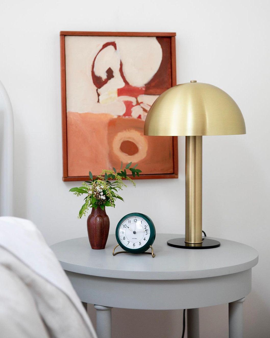 Céleste Pilztischleuchte mit skulpturalem Metalldesign