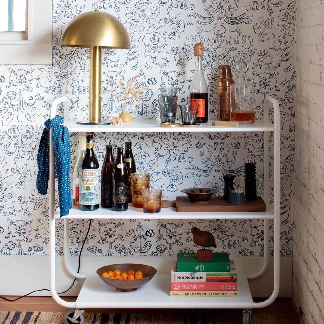 Céleste Pilztischleuchte mit skulpturalem Metalldesign