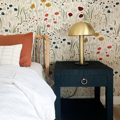 Céleste Pilztischleuchte mit skulpturalem Metalldesign