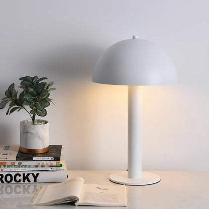 Céleste Pilztischleuchte mit skulpturalem Metalldesign
