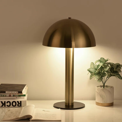 Céleste Pilztischleuchte mit skulpturalem Metalldesign
