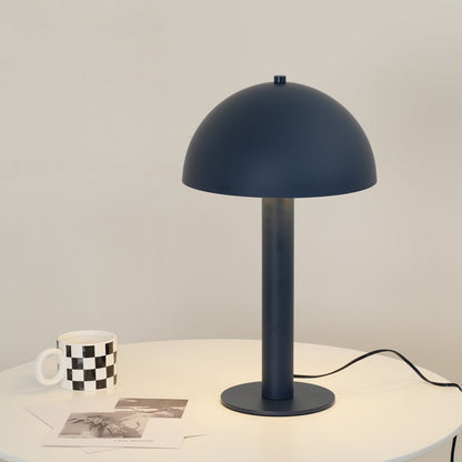 Céleste Pilztischleuchte mit skulpturalem Metalldesign