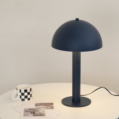 Céleste Pilztischleuchte mit skulpturalem Metalldesign