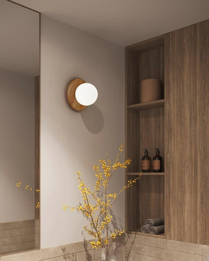 Élina Wandleuchte mit Holzrückplatte und LED-Beleuchtung