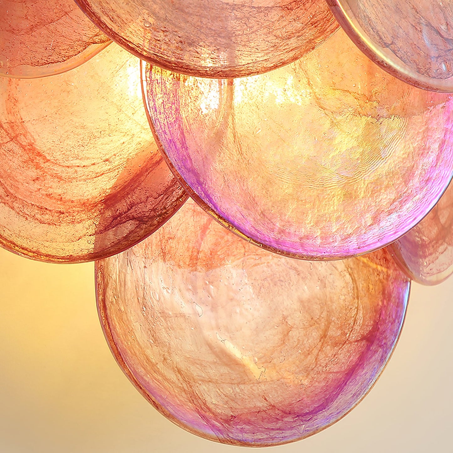 Amélie mundgeblasene Glas-Wandleuchte mit Metallakzenten