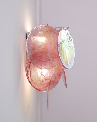 Amélie mundgeblasene Glas-Wandleuchte mit Metallakzenten
