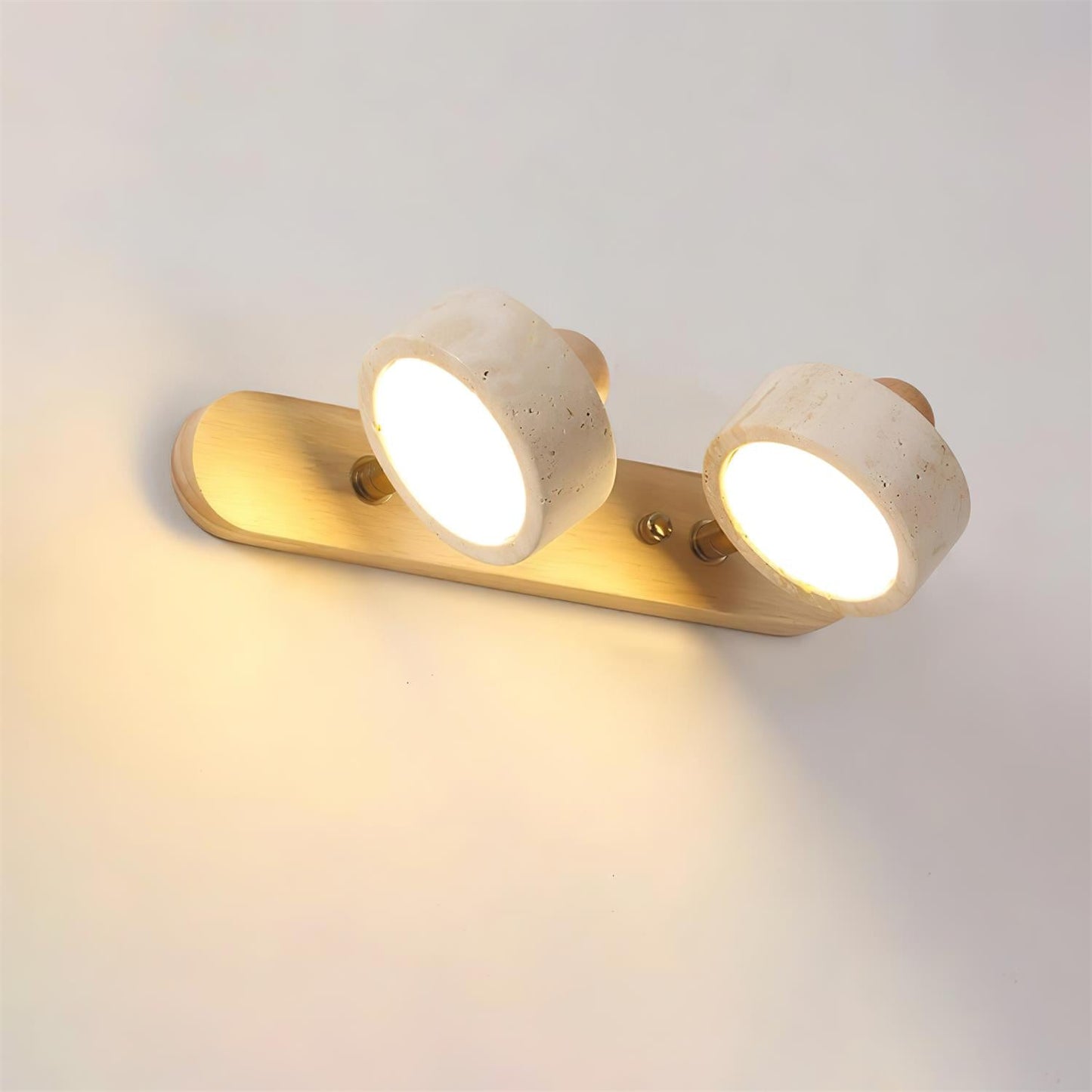 Élodie Tavros Steinwandlampe mit verstellbaren LED-Köpfen