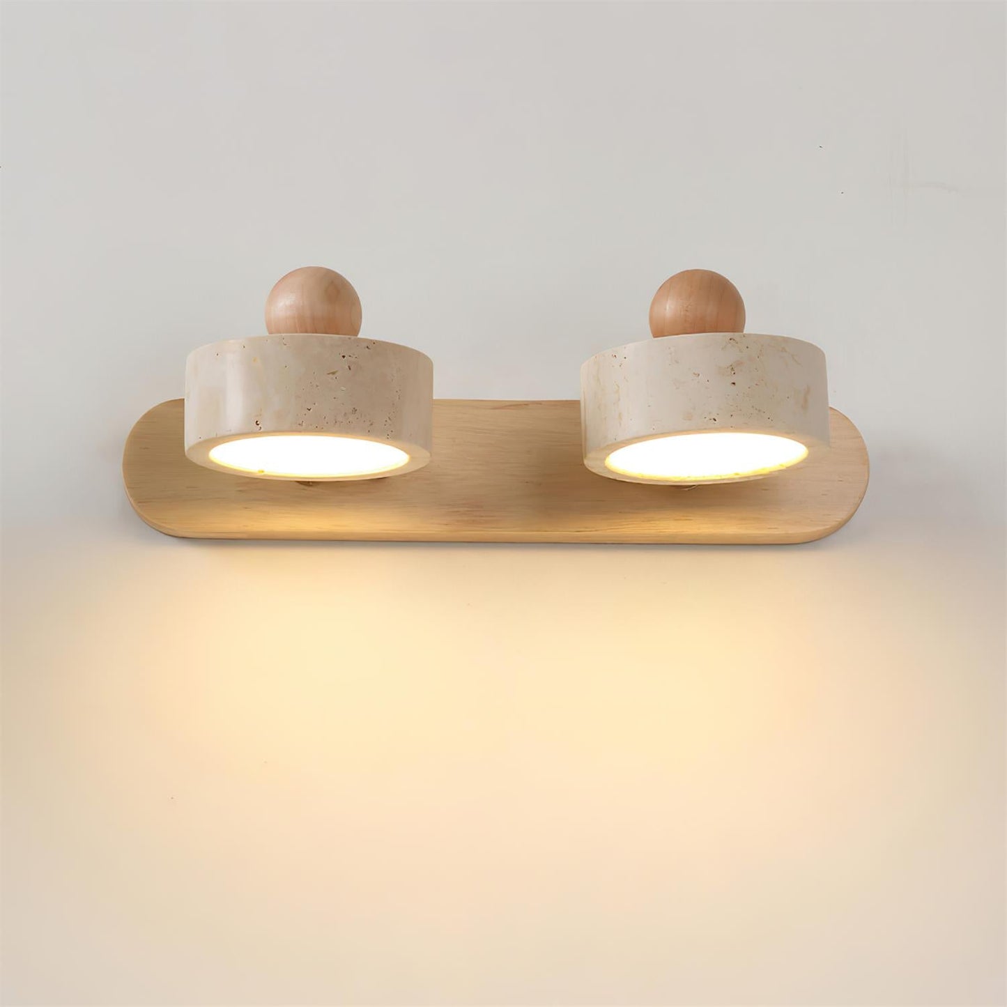 Élodie Tavros Steinwandlampe mit verstellbaren LED-Köpfen