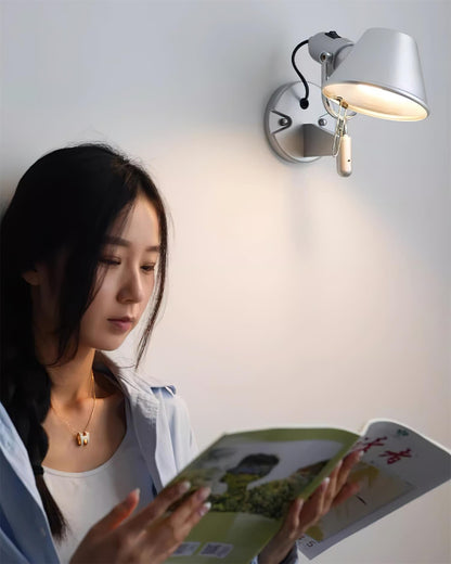 Auriane Adjustable Wall Lamp with Sleek Metal Design