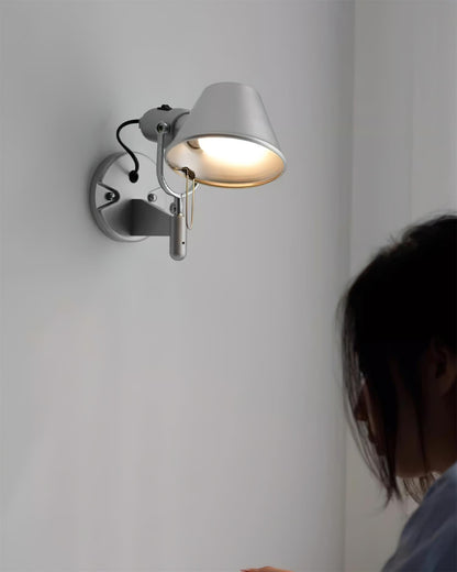 Auriane Adjustable Wall Lamp with Sleek Metal Design