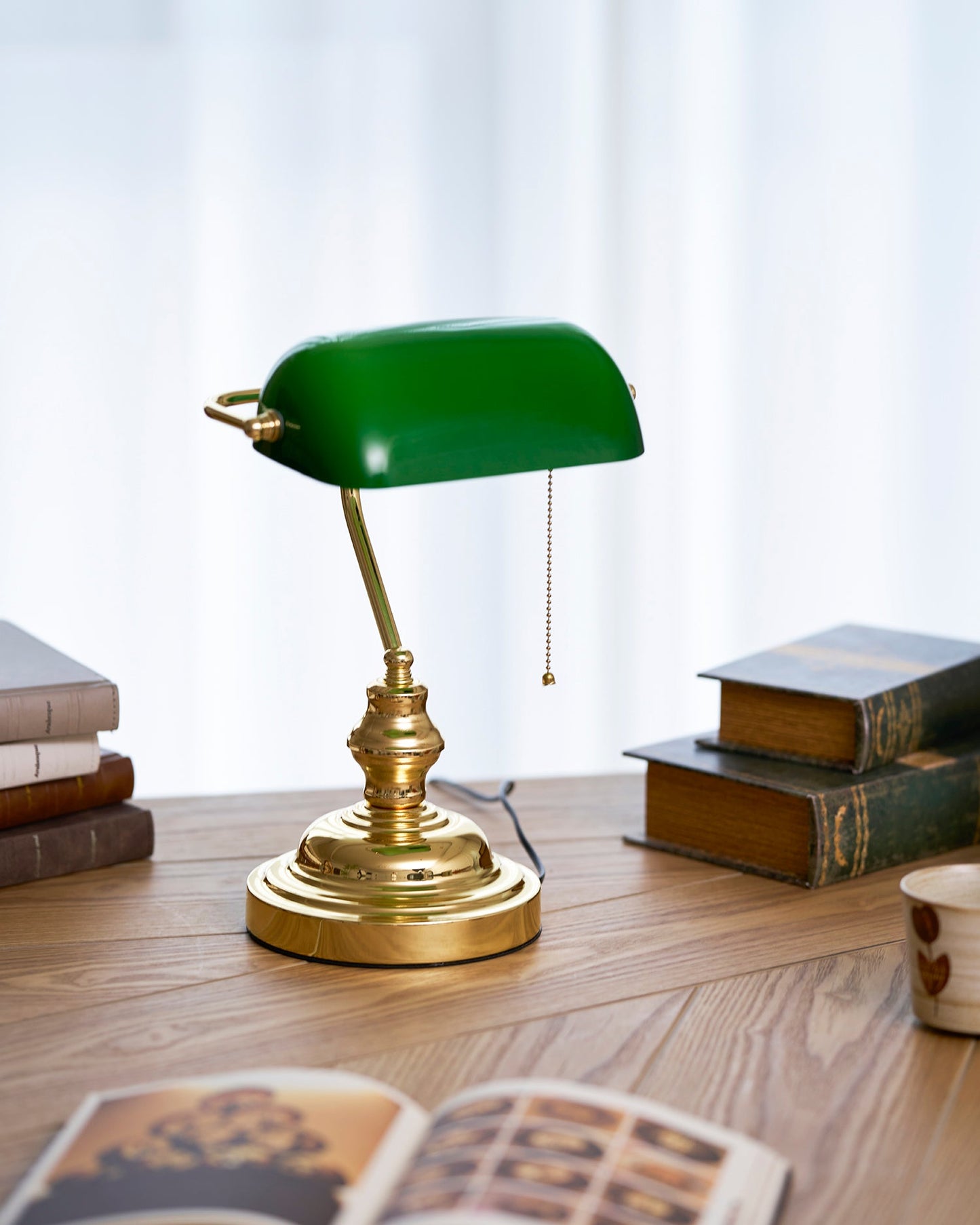 Colette Vintage Bankierlampe mit grünem Glasschirm