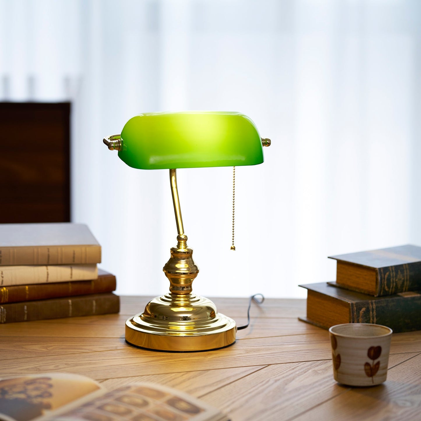 Colette Vintage Bankierlampe mit grünem Glasschirm