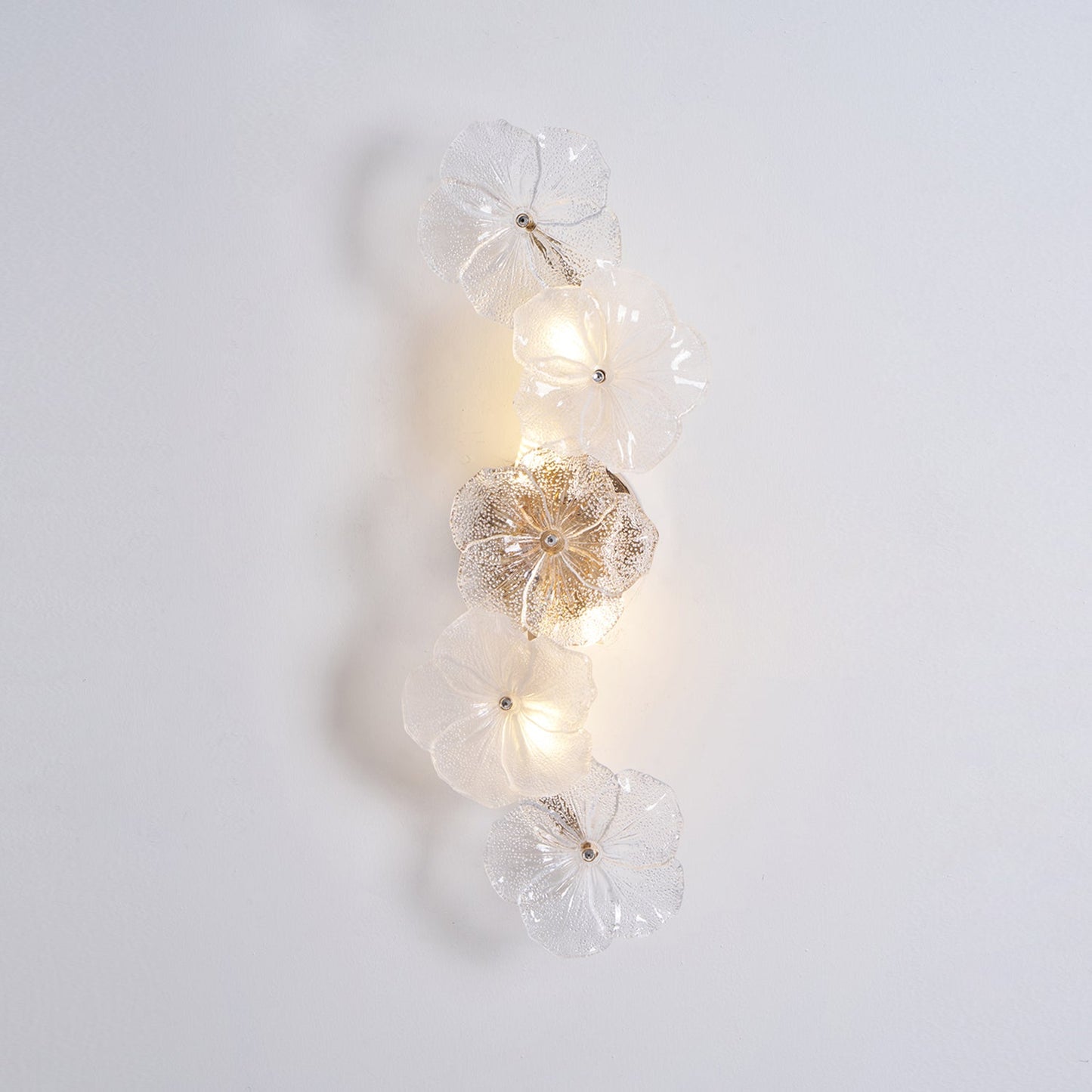 Aurélie Virelle Blumen-Wandleuchte mit Glasblüten-Design