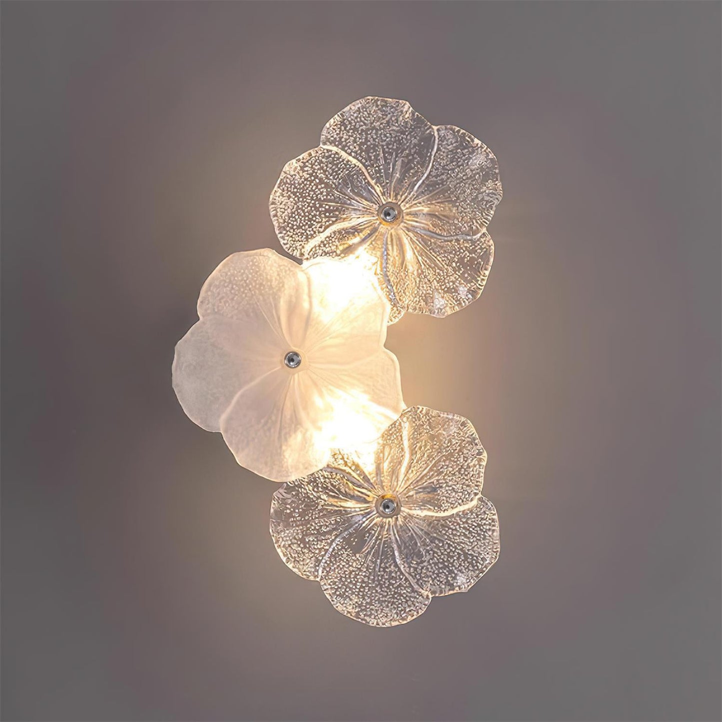 Aurélie Virelle Blumen-Wandleuchte mit Glasblüten-Design