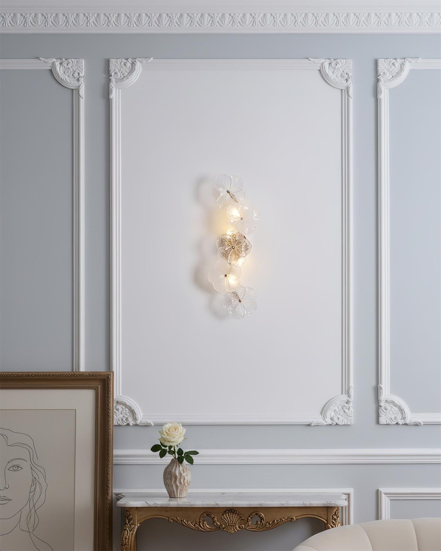 Aurélie Virelle Blumen-Wandleuchte mit Glasblüten-Design