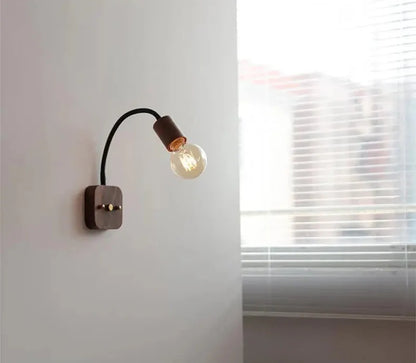 Élodie Walnut Verstellbare LED-Wandleuchte